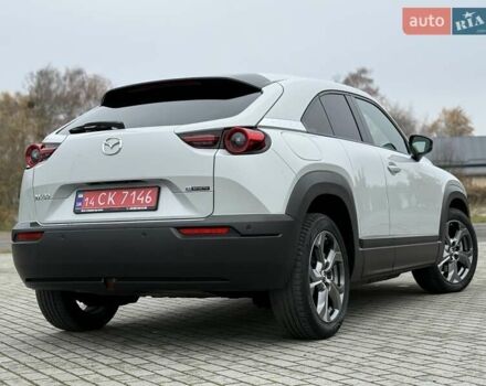 Белый Мазда MX-30, объемом двигателя 0 л и пробегом 27 тыс. км за 14900 $, фото 13 на Automoto.ua