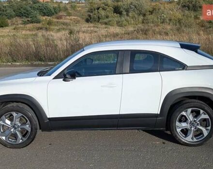 Белый Мазда MX-30, объемом двигателя 0 л и пробегом 105 тыс. км за 13800 $, фото 10 на Automoto.ua