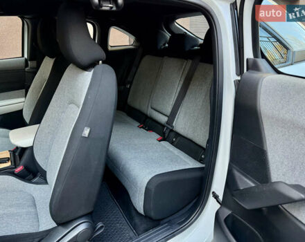 Белый Мазда MX-30, объемом двигателя 0 л и пробегом 64 тыс. км за 14000 $, фото 42 на Automoto.ua