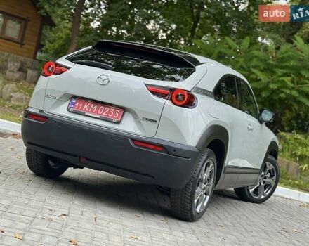 Белый Мазда MX-30, объемом двигателя 0 л и пробегом 33 тыс. км за 14950 $, фото 66 на Automoto.ua