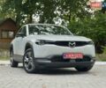 Белый Мазда MX-30, объемом двигателя 0 л и пробегом 33 тыс. км за 14950 $, фото 2 на Automoto.ua
