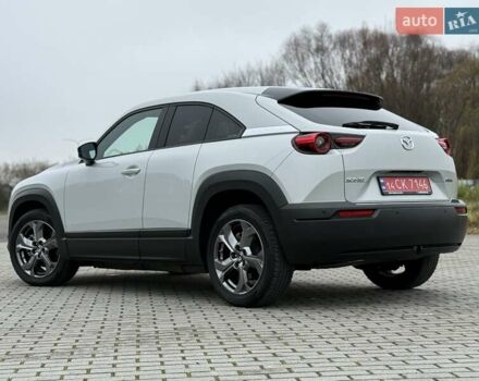 Белый Мазда MX-30, объемом двигателя 0 л и пробегом 27 тыс. км за 14900 $, фото 23 на Automoto.ua