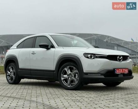 Белый Мазда MX-30, объемом двигателя 0 л и пробегом 27 тыс. км за 14900 $, фото 7 на Automoto.ua