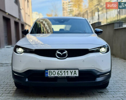 Белый Мазда MX-30, объемом двигателя 0 л и пробегом 64 тыс. км за 14000 $, фото 3 на Automoto.ua