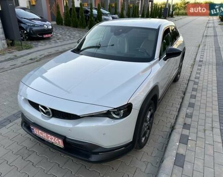 Белый Мазда MX-30, объемом двигателя 0 л и пробегом 68 тыс. км за 14000 $, фото 1 на Automoto.ua