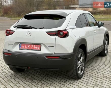 Белый Мазда MX-30, объемом двигателя 0 л и пробегом 27 тыс. км за 14900 $, фото 12 на Automoto.ua