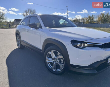 Мазда MX-30 2021 в Киеве на Automoto.ua Белый Мазда MX-30, объемом двигателя 0 л и пробегом 24 тыс. км за 15500 $, фото 1 на Automoto.ua