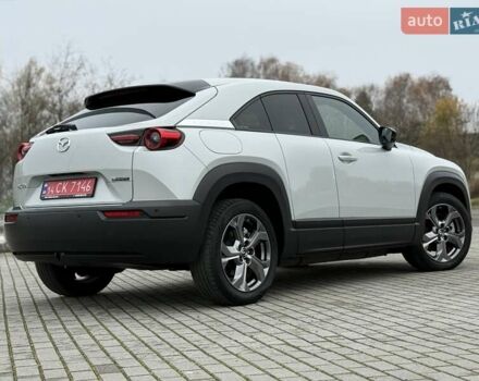 Белый Мазда MX-30, объемом двигателя 0 л и пробегом 27 тыс. км за 14900 $, фото 11 на Automoto.ua