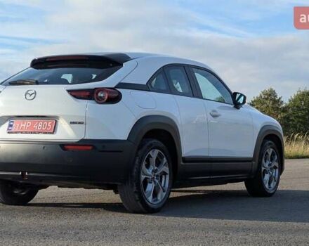 Белый Мазда MX-30, объемом двигателя 0 л и пробегом 105 тыс. км за 13800 $, фото 13 на Automoto.ua