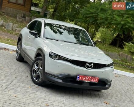 Белый Мазда MX-30, объемом двигателя 0 л и пробегом 33 тыс. км за 14950 $, фото 4 на Automoto.ua