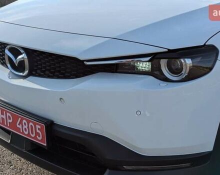 Белый Мазда MX-30, объемом двигателя 0 л и пробегом 105 тыс. км за 13800 $, фото 26 на Automoto.ua