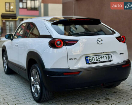 Белый Мазда MX-30, объемом двигателя 0 л и пробегом 64 тыс. км за 14000 $, фото 8 на Automoto.ua