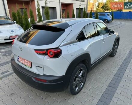 Белый Мазда MX-30, объемом двигателя 0 л и пробегом 68 тыс. км за 14000 $, фото 8 на Automoto.ua
