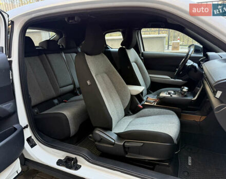 Белый Мазда MX-30, объемом двигателя 0 л и пробегом 64 тыс. км за 14000 $, фото 52 на Automoto.ua