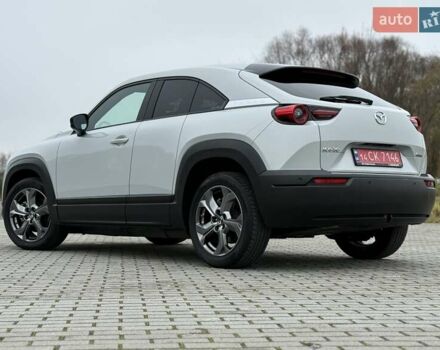 Белый Мазда MX-30, объемом двигателя 0 л и пробегом 27 тыс. км за 14900 $, фото 25 на Automoto.ua