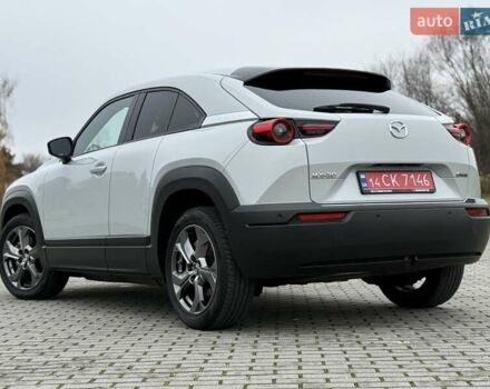 Белый Мазда MX-30, объемом двигателя 0 л и пробегом 27 тыс. км за 14900 $, фото 24 на Automoto.ua