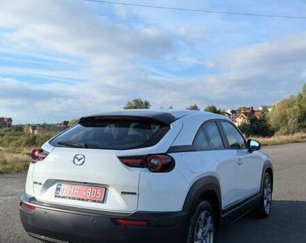 Белый Мазда MX-30, объемом двигателя 0 л и пробегом 105 тыс. км за 13800 $, фото 18 на Automoto.ua
