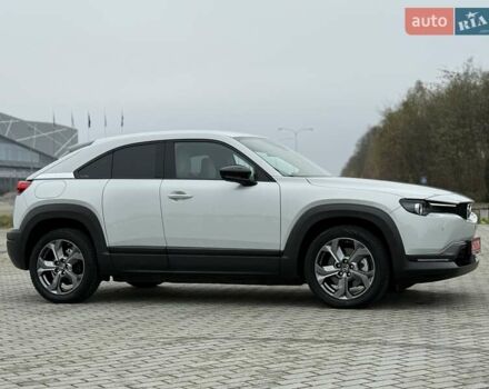 Белый Мазда MX-30, объемом двигателя 0 л и пробегом 27 тыс. км за 14900 $, фото 8 на Automoto.ua