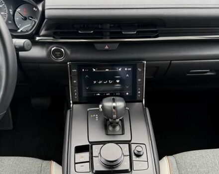 Белый Мазда MX-30, объемом двигателя 0 л и пробегом 27 тыс. км за 14900 $, фото 42 на Automoto.ua