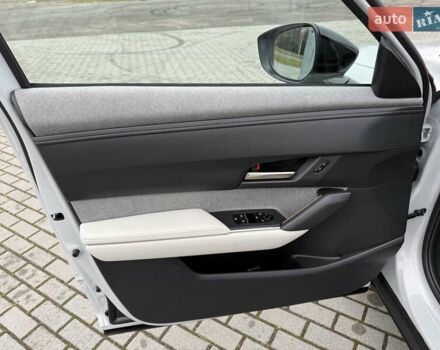 Белый Мазда MX-30, объемом двигателя 0 л и пробегом 27 тыс. км за 14900 $, фото 33 на Automoto.ua