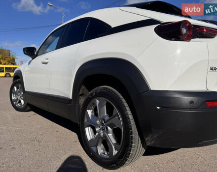 Мазда MX-30 2021 в Киеве на Automoto.ua Белый Мазда MX-30, объемом двигателя 0 л и пробегом 24 тыс. км за 15500 $, фото 7 на Automoto.ua