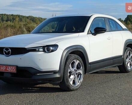 Белый Мазда MX-30, объемом двигателя 0 л и пробегом 105 тыс. км за 13800 $, фото 9 на Automoto.ua