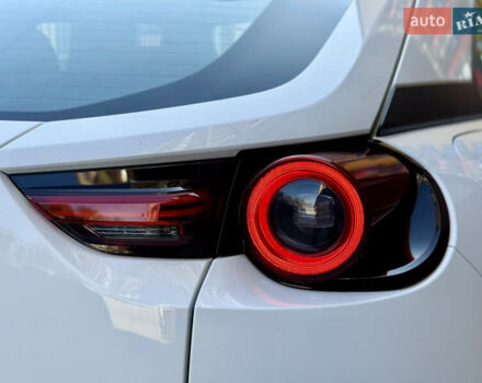 Белый Мазда MX-30, объемом двигателя 0 л и пробегом 64 тыс. км за 14000 $, фото 18 на Automoto.ua