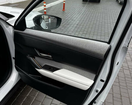 Белый Мазда MX-30, объемом двигателя 0 л и пробегом 50 тыс. км за 14500 $, фото 13 на Automoto.ua