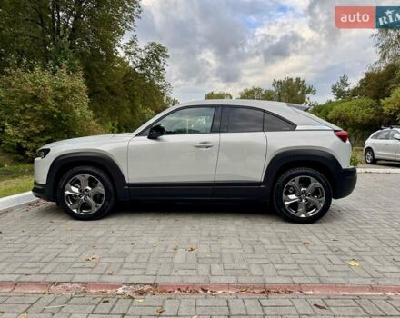 Белый Мазда MX-30, объемом двигателя 0 л и пробегом 33 тыс. км за 14950 $, фото 48 на Automoto.ua