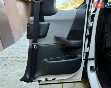 Белый Мазда MX-30, объемом двигателя 0 л и пробегом 64 тыс. км за 14000 $, фото 56 на Automoto.ua