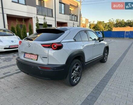 Белый Мазда MX-30, объемом двигателя 0 л и пробегом 68 тыс. км за 14000 $, фото 7 на Automoto.ua