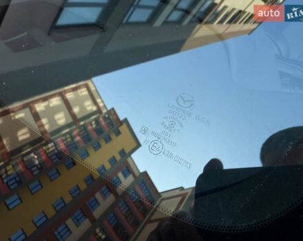 Белый Мазда MX-30, объемом двигателя 0 л и пробегом 64 тыс. км за 14000 $, фото 57 на Automoto.ua