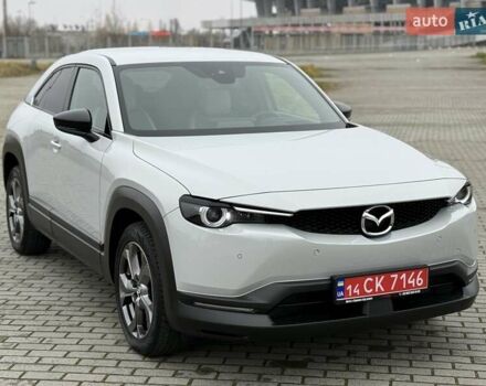Белый Мазда MX-30, объемом двигателя 0 л и пробегом 27 тыс. км за 14900 $, фото 5 на Automoto.ua
