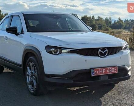Белый Мазда MX-30, объемом двигателя 0 л и пробегом 105 тыс. км за 13800 $, фото 7 на Automoto.ua