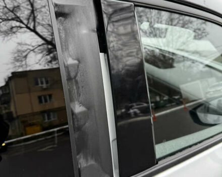 Белый Мазда MX-30, объемом двигателя 0 л и пробегом 50 тыс. км за 14500 $, фото 6 на Automoto.ua