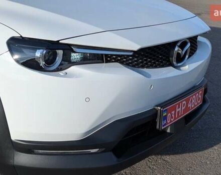 Белый Мазда MX-30, объемом двигателя 0 л и пробегом 105 тыс. км за 13800 $, фото 29 на Automoto.ua