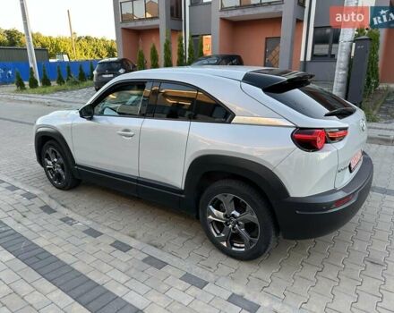 Белый Мазда MX-30, объемом двигателя 0 л и пробегом 68 тыс. км за 14000 $, фото 11 на Automoto.ua