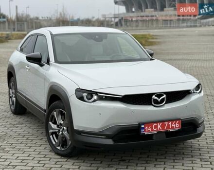Белый Мазда MX-30, объемом двигателя 0 л и пробегом 27 тыс. км за 14900 $, фото 4 на Automoto.ua