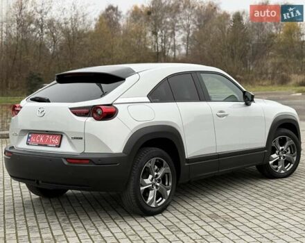 Белый Мазда MX-30, объемом двигателя 0 л и пробегом 27 тыс. км за 14900 $, фото 10 на Automoto.ua
