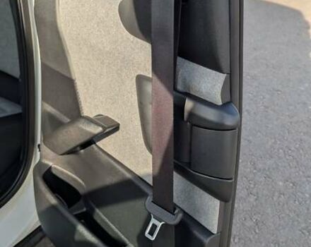 Белый Мазда MX-30, объемом двигателя 0 л и пробегом 105 тыс. км за 13800 $, фото 66 на Automoto.ua