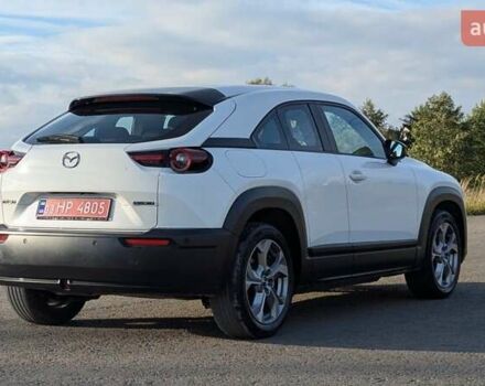 Белый Мазда MX-30, объемом двигателя 0 л и пробегом 105 тыс. км за 13800 $, фото 17 на Automoto.ua