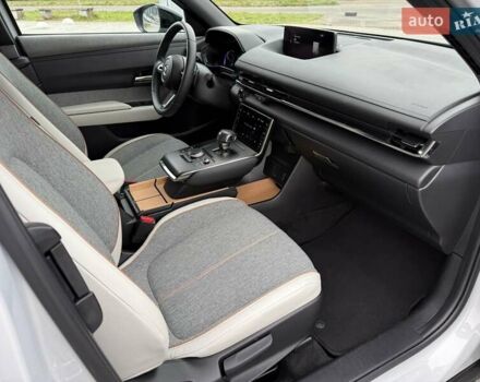 Белый Мазда MX-30, объемом двигателя 0 л и пробегом 27 тыс. км за 14900 $, фото 37 на Automoto.ua