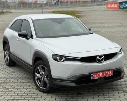 Белый Мазда MX-30, объемом двигателя 0 л и пробегом 27 тыс. км за 14900 $, фото 3 на Automoto.ua