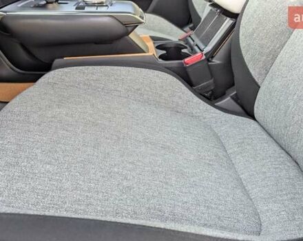 Белый Мазда MX-30, объемом двигателя 0 л и пробегом 105 тыс. км за 13800 $, фото 65 на Automoto.ua