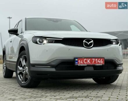 Белый Мазда MX-30, объемом двигателя 0 л и пробегом 27 тыс. км за 14900 $, фото 1 на Automoto.ua