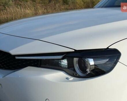 Белый Мазда MX-30, объемом двигателя 0 л и пробегом 105 тыс. км за 13800 $, фото 6 на Automoto.ua