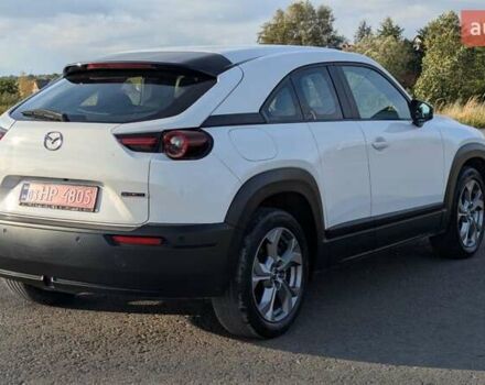Белый Мазда MX-30, объемом двигателя 0 л и пробегом 105 тыс. км за 13800 $, фото 71 на Automoto.ua
