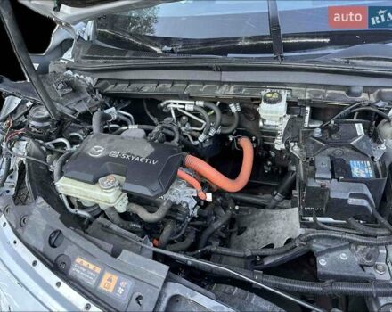 Белый Мазда MX-30, объемом двигателя 0 л и пробегом 75 тыс. км за 7348 $, фото 3 на Automoto.ua
