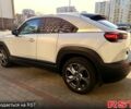 Белый Мазда MX-30, объемом двигателя 0 л и пробегом 39 тыс. км за 15900 $, фото 4 на Automoto.ua