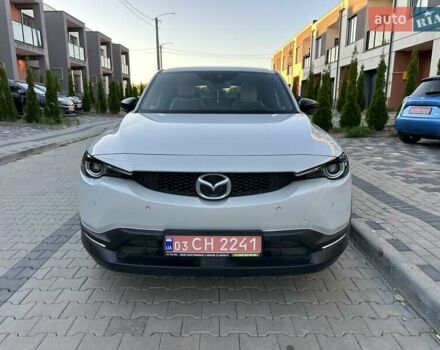 Белый Мазда MX-30, объемом двигателя 0 л и пробегом 68 тыс. км за 14000 $, фото 2 на Automoto.ua